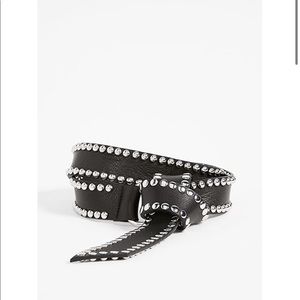 B-low the belt Mia Moto Belt